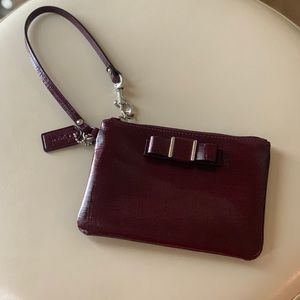 COACH Wristlet, Maroon 💕✨